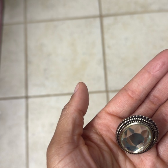 Size 5.5 - 6 Vintage Elegant Silver Statement Ring - Picture 3 of 4